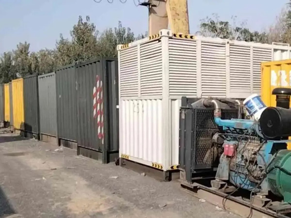 靖州200KW柴油发电机机组每小时油耗是多少?